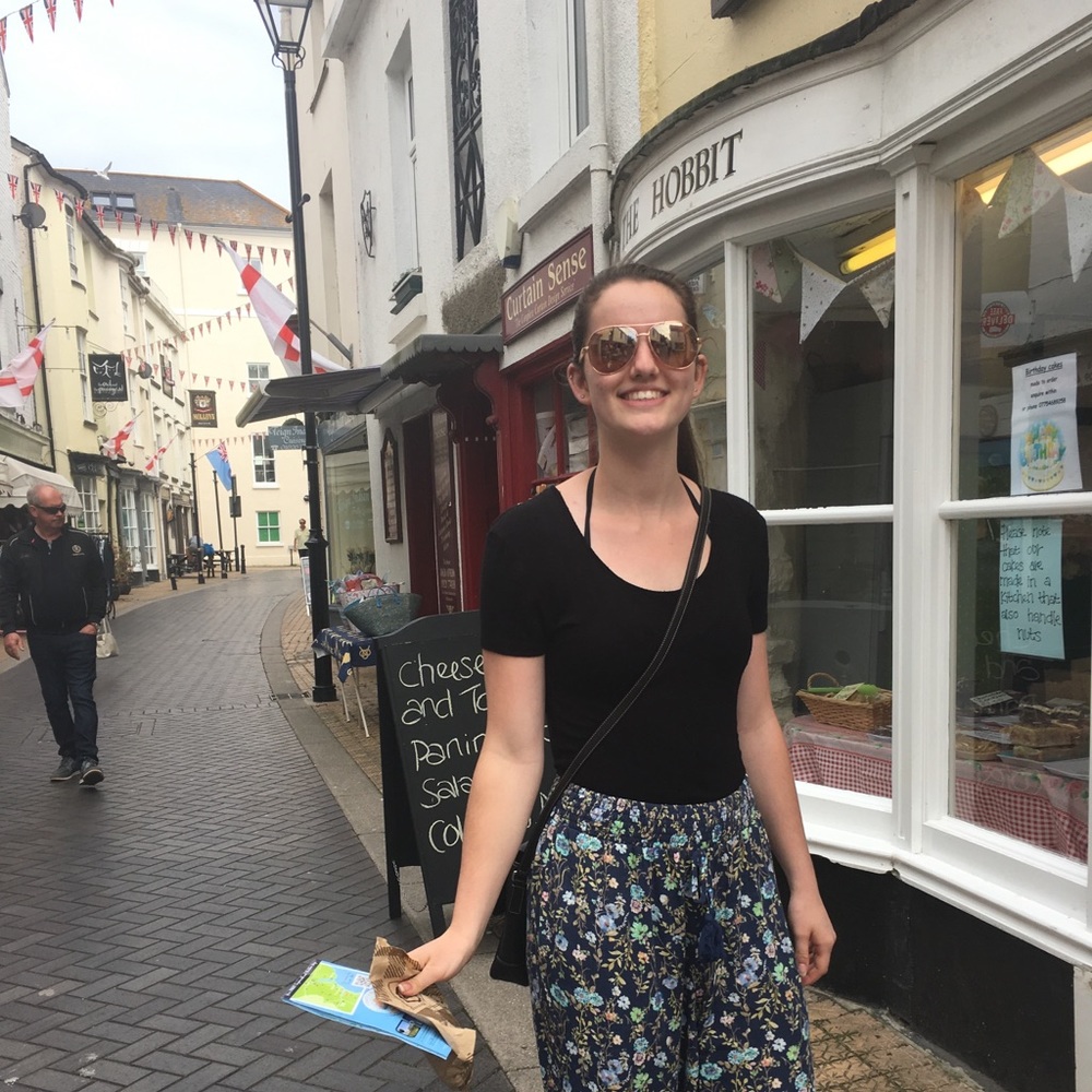 Meet your Posher, Liliana - Picture 3 of 3